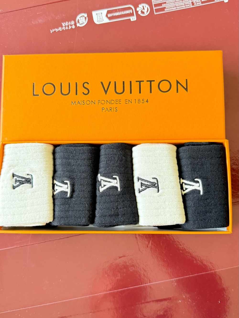 Louis Vuitton Black & Cream Ribbed Logo Socks Set - 5-Pack